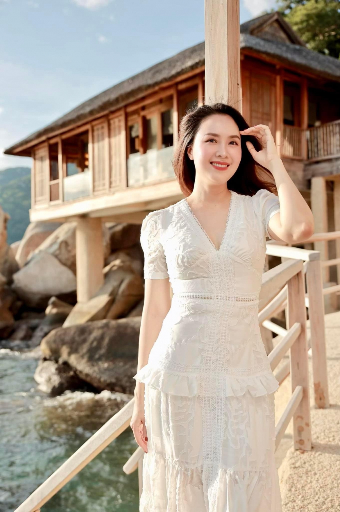 Ngoại hình quyến rũ của nữ diễn viên sinh năm 1982 khiến không ít người trầm trồ