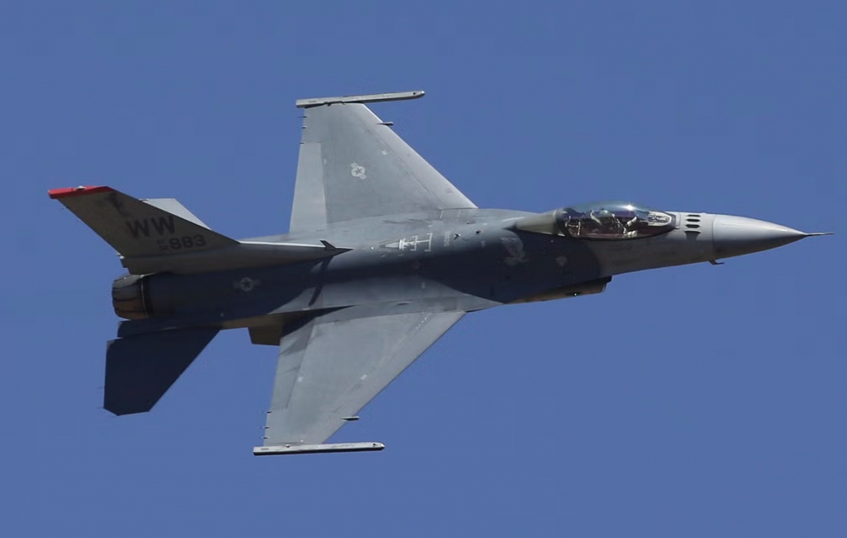 Tiêm kích F-16.