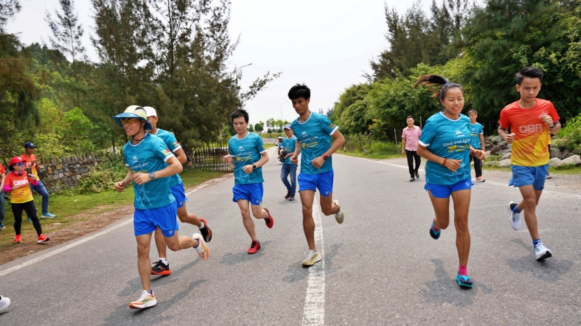 Giải THACO Marathon vì ATGT - Điện Biên Phủ năm 2024 do Báo Giao thông, Ủy ban ATGT Quốc gia và UBND tỉnh Điện Biên phối hợp tổ chức.