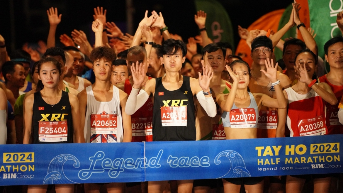 Giải chạy Tay Ho Half Marathon 2024 có hơn 6.000 VĐV tranh tài ở cự ly bán marathon (21.1km).