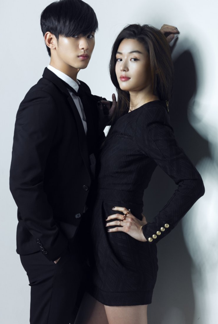 "Vì sao đưa anh tới" là một tác phẩm vô cùng quan trọng góp phần đưa tên tuổi Kim Soo Hyun phủ sóng toàn Châu Á. Phim đánh dấu sự trở lại màn ảnh nhỏ của "mợ chảnh" Jeon Ji Hyun sau gần 14 năm ngừng đóng phim truyền hình.