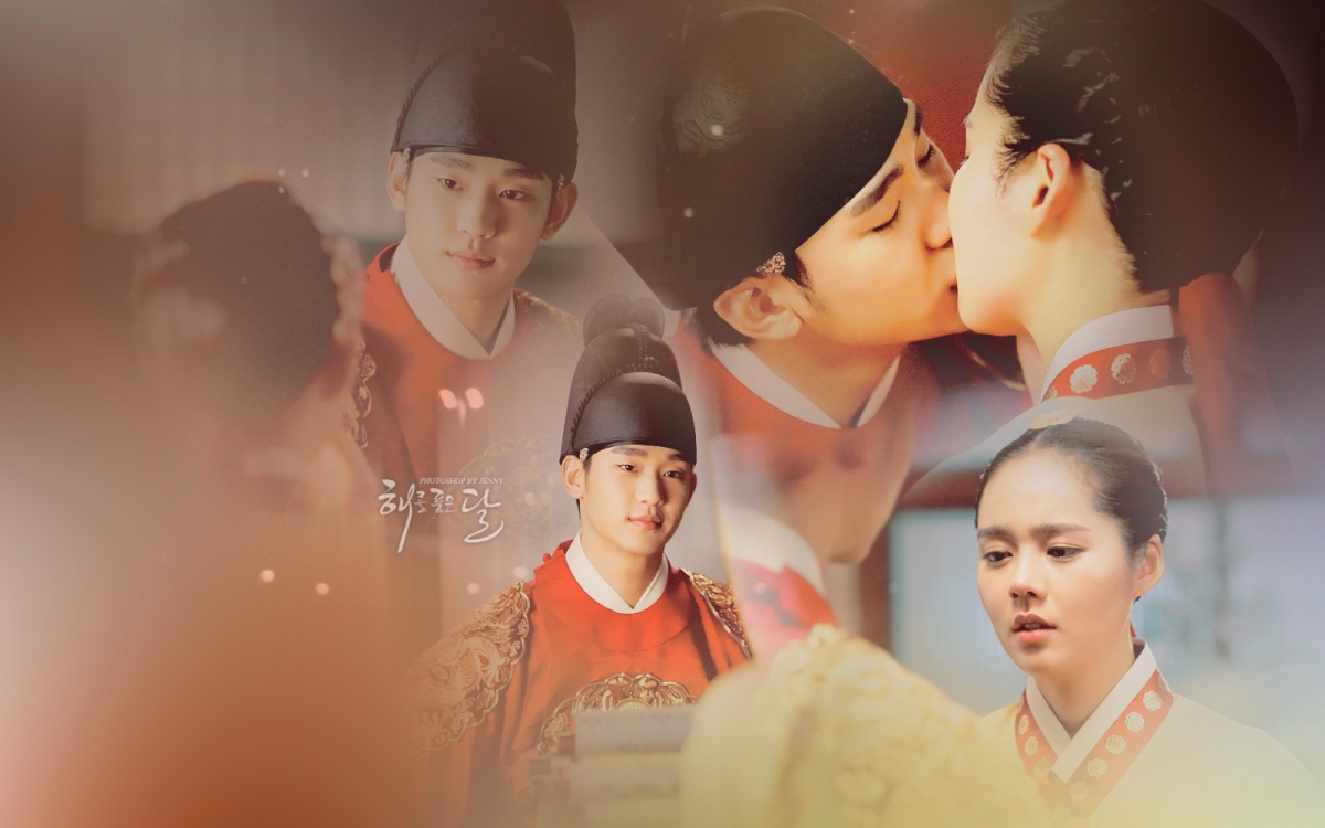 Năm 2012, Kim Soo Hyun hợp tác với nữ diễn viên Han Ga In - mỹ nhân từng được xem là một trong những biểu tượng nhan sắc của màn ảnh Hàn trong bộ phim cổ trang "The Moon Embracing The Sun" (Mặt Trăng ôm mặt Trời). Bộ phim đem về cho Kim Soo Hyun nhiều giải thưởng lớn và sự nghiệp ngày càng rộng mở.