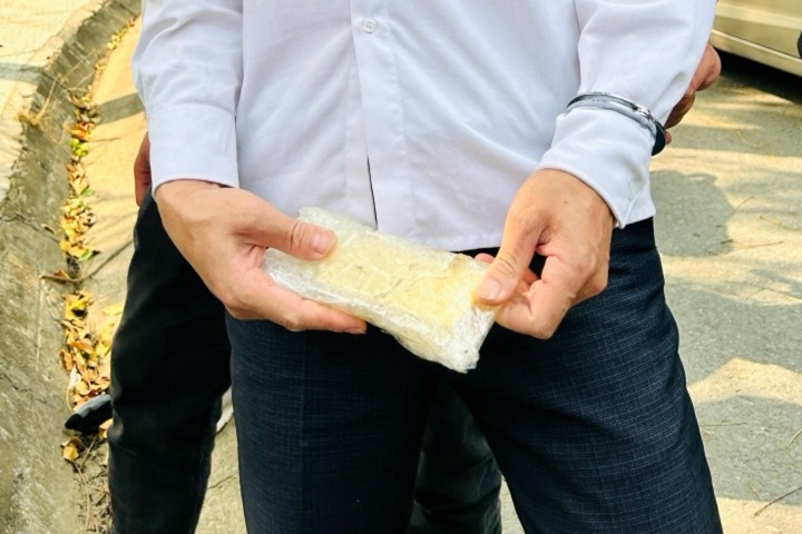 Thỏi vàng giả, tang vật phạm tội của các đối tượng