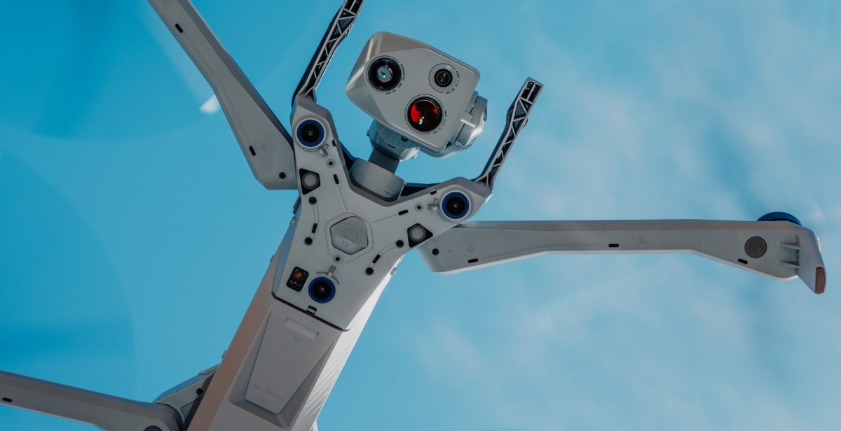 Một chiếc UAV hoạt động tại cơ sở của Skydio ở San Mateo, California. Ảnh: WSJ