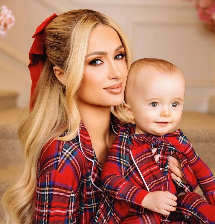 Paris Hilton và con trai