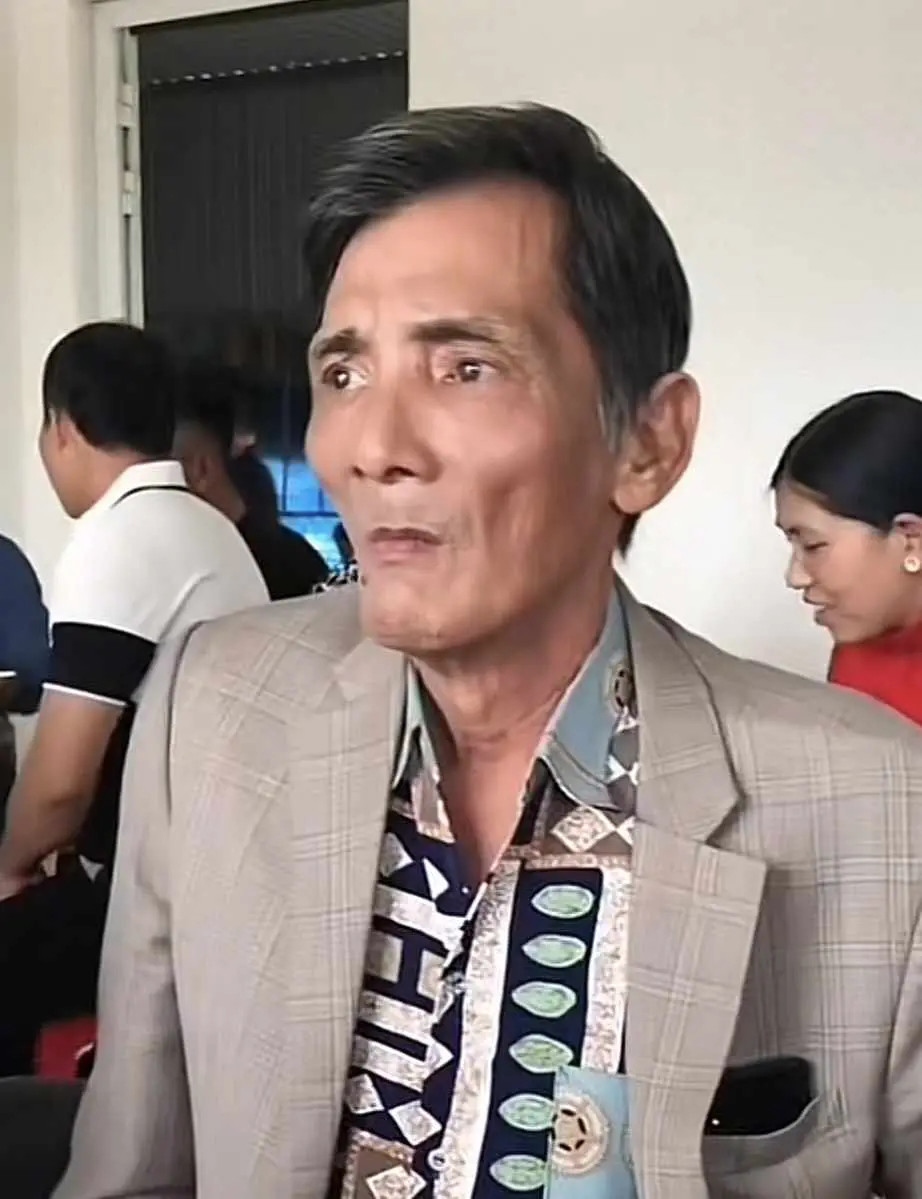 Sau khi rời nhà nhạc sĩ Tô Hiếu, diễn viên Thương Tín về sống với vợ và con gái ở Phan Rang. Tuy nhiên, ông cho biết, vợ trẻ hay cằn nhằn, giận hờn khiến ông không chịu được nên chuyển về nhà mẹ đẻ. Diễn viên Thương Tín cho biết, ở nhà mẹ đẻ còn có em gái của ông sống cạnh đấy chăm sóc bà. Tuy nhiên, khi được nhạc sĩ Tô Hiếu hỏi, ai nấu cơm cho ông ăn, Thương Tín trả lời ông tự đi mua đồ ăn. Thương Tín cũng cho biết ông không còn nhiều tiền, đã chi tiêu gần hết. Trước đó, tài khoản ngân hàng của Thương Tín còn khoảng gần 2 triệu đồng sau khi nam diễn viên đi ra ngân hàng sao kê cùng nhạc sĩ Tô Hiếu. (Nguồn: Dân Việt)