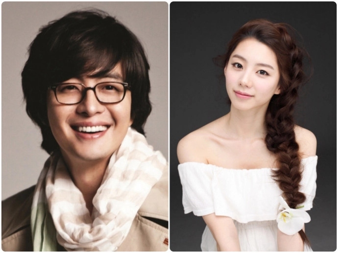 Diễn viên Park Soo Jin - vợ tài tử Bae Yong Joon "nối gót" chồng kết thúc hợp đồng với công ty giải trí Keyeast Entertainment sau thời gian dài đầu quân nhưng gần như không hoạt động gì. Vào ngày 17/4, Keyeast Entertainment tuyên bố: "Chúng tôi đã chấm dứt hợp đồng độc quyền với Park Soo Jin. Cô ấy hiện không còn là diễn viên trực thuộc công ty".
Hiện tại, Bae Yong Joon và Park Soo Jin đang tận hưởng cuộc sống bình yên tại Hawaii. Cả hai thường xuyên chia sẻ những hình ảnh hạnh phúc bên gia đình trên mạng xã hội. Bae Yong Joon dành thời gian cho sở thích cá nhân như chơi golf, trong khi Park Soo Jin tập trung chăm sóc con cái và vun vén tổ ấm. (Nguồn: Dân Việt)