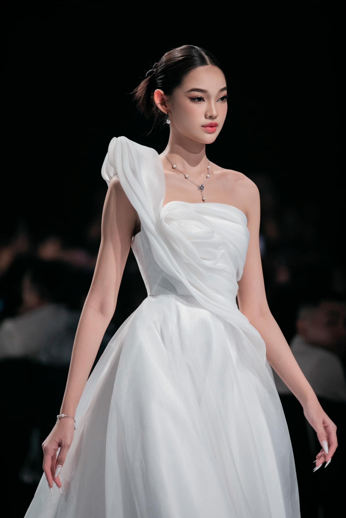 Khi được hỏi về dự định thử sức ở một cuộc thi nhan sắc mới, nàng "búp bê sống" từng chia sẻ: "Quyên vẫn chưa suy nghĩ mình nên tham gia cuộc thi sắc đẹp nào. Quyên nghĩ mình nên giành thời gian để trau dồi bản thân. Quyên không muốn là một gương mặt cũ đi thi một cuộc thi mới lại cứ dậm chân với thành tích mãi như thế".