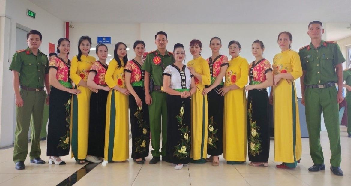 Luôn tham gia tích cực các phong trào thi đua, văn hóa, văn nghệ, thể dục thể thao tại địa phương