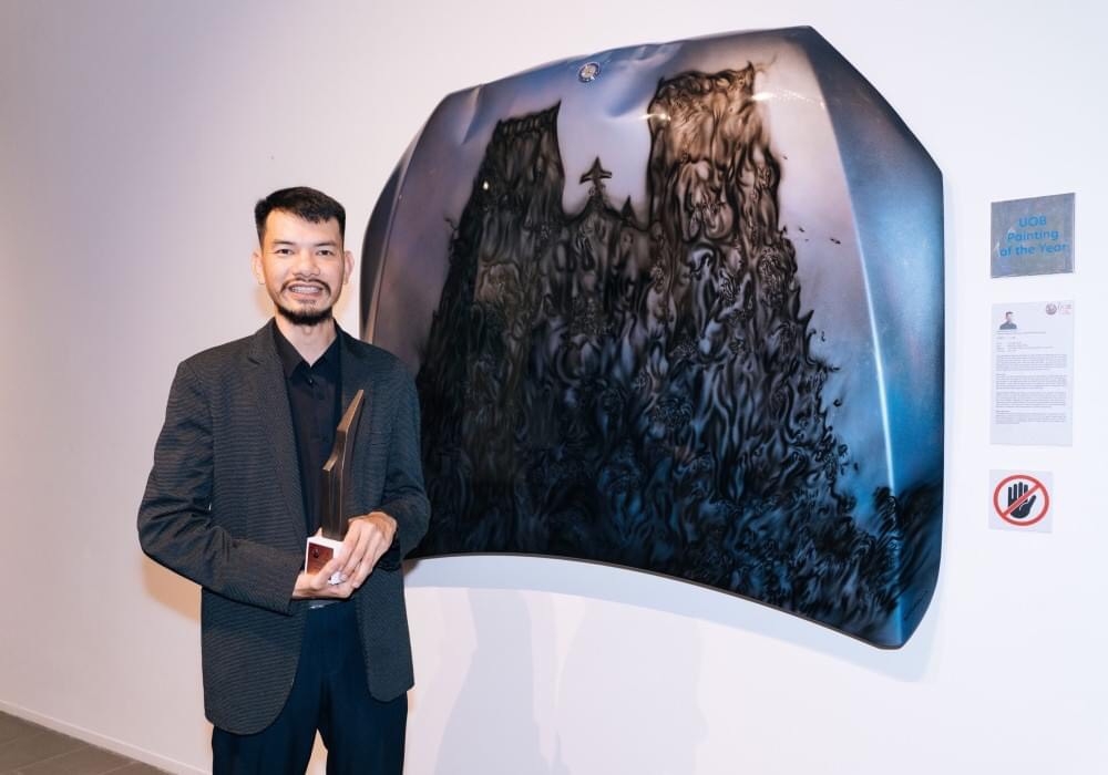 Họa sĩ Trịnh Minh Tiến đoạt giải thưởng cao tại 'UOB Painting of the Year'. 
