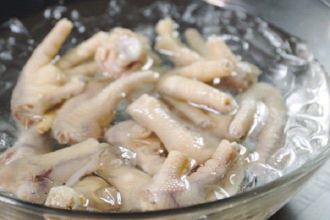 Món ăn này sẽ ngon hơn nếu được ngâm vào nước đá lạnh