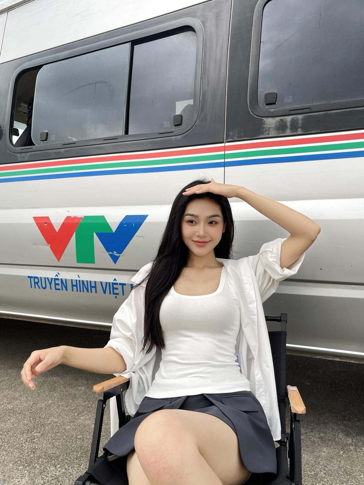 Trước khi bén duyên phim ảnh, cô từng tham gia diễn xuất trong một số MV ca nhạc.