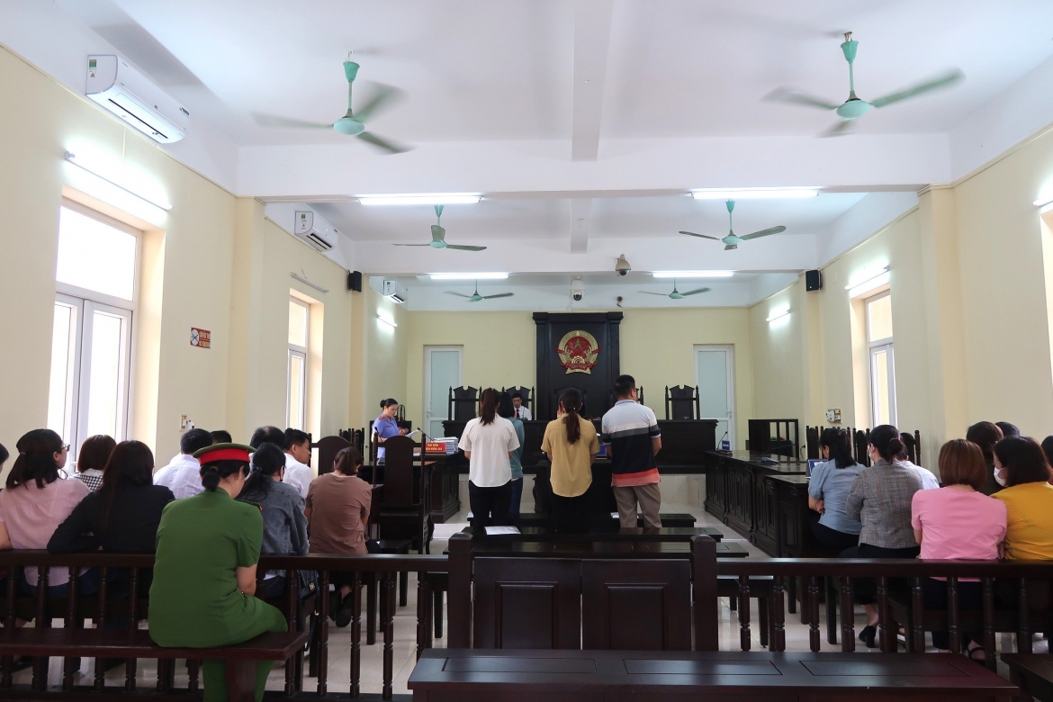 Phiên tòa xét xử 5 đối tượng về hành vi“Mua bán trái phép hóa đơn” xảy ra tại Công ty CP Sách- Thiết bị trường học Bắc Kạn.