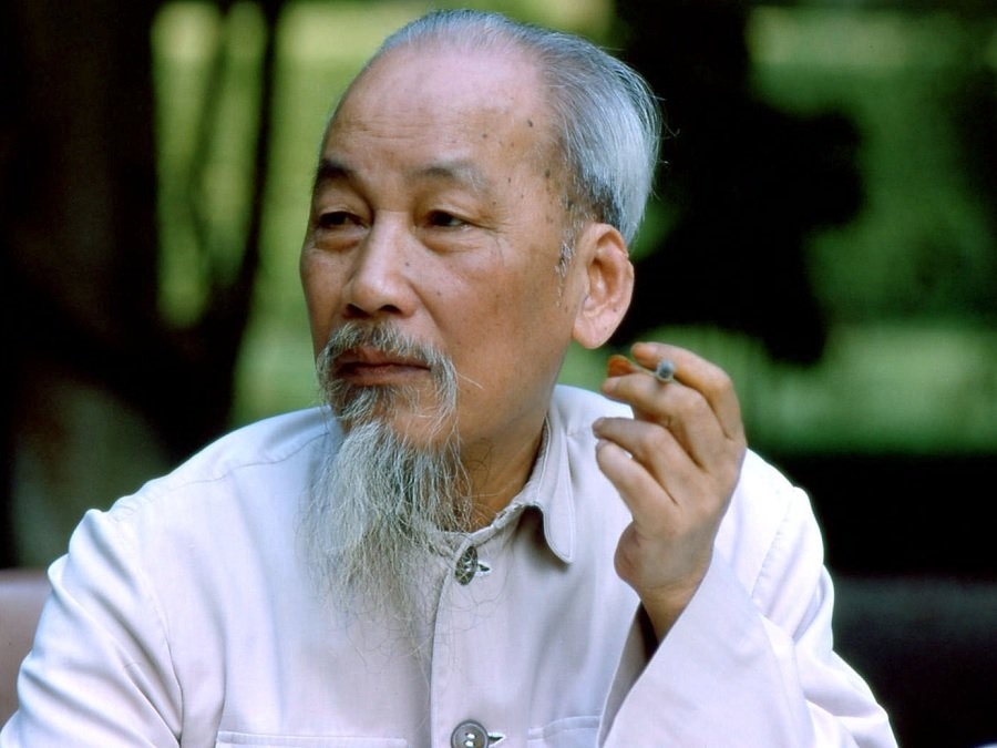 Chủ tịch Hồ Chí Minh - vị cha già kính yêu của dân tộc Việt Nam. 