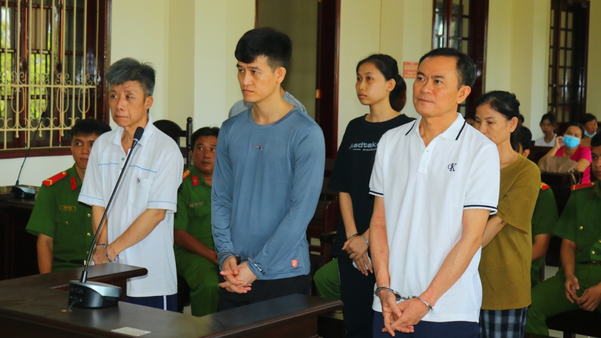 Các bị cao trong vụ án tại phiên tòa. Ảnh: Phước Thanh