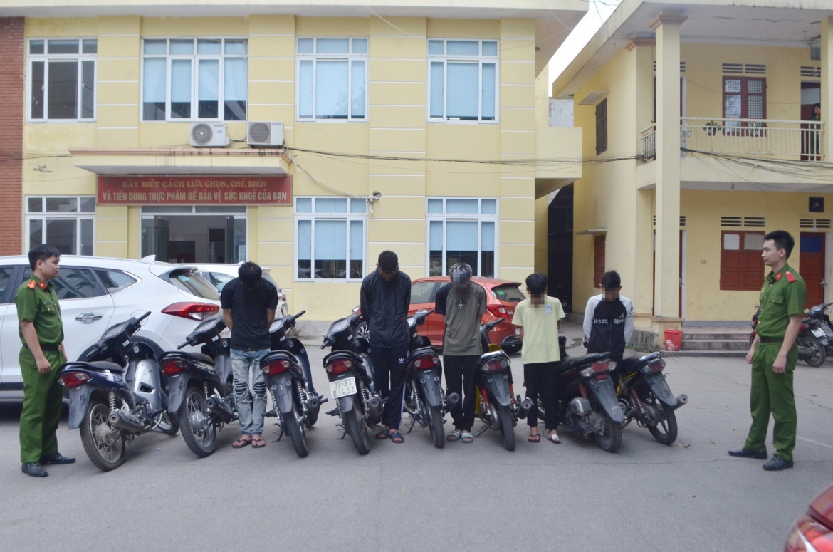 Các đối tượng cùng số tang vật