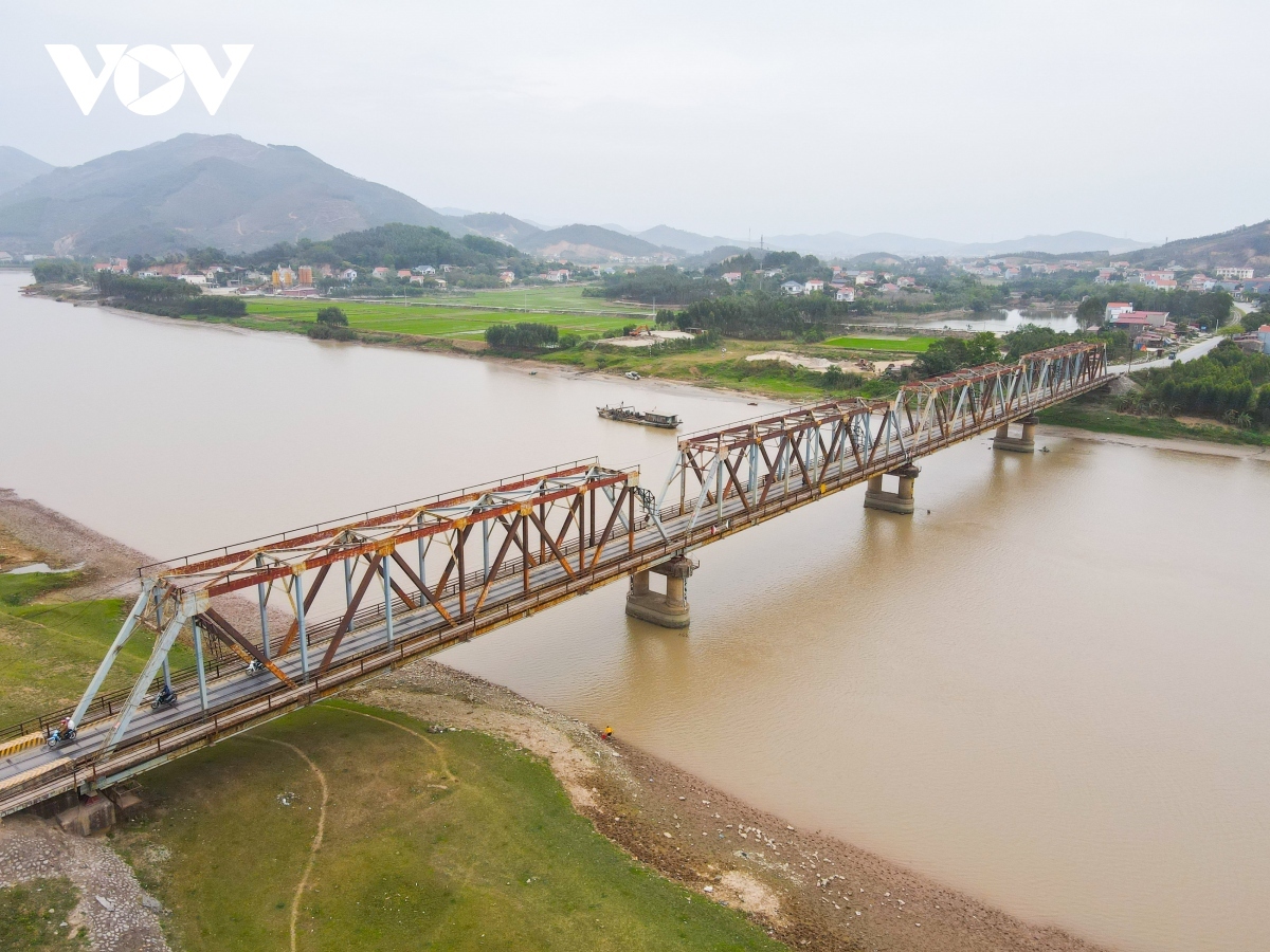Toàn cảnh Cầu Cẩm Lý