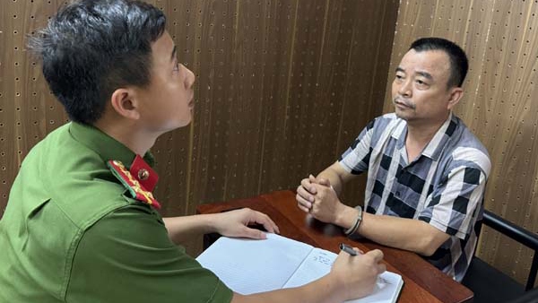 Đối tượng cầm đầu Trần Đình Thọ tại cơ quan công an