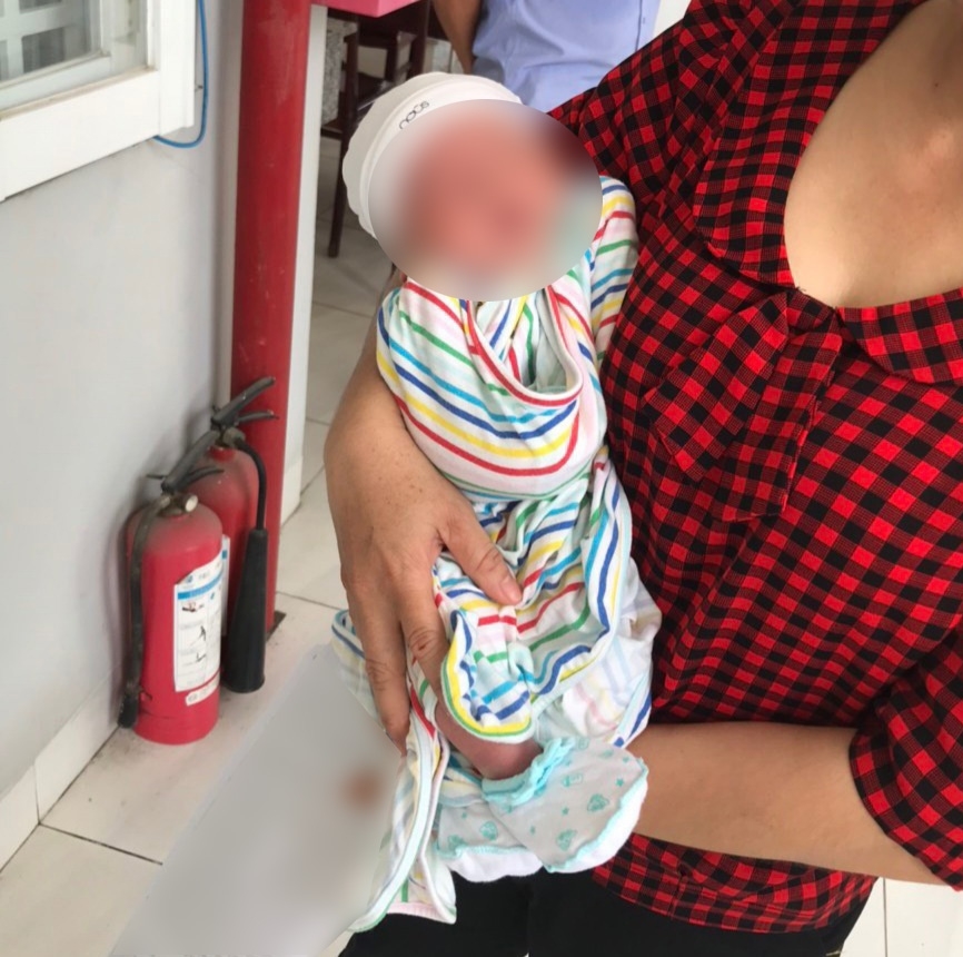 Một em bé được phát hiện trong đường dây mua bán trẻ em (ảnh: CA)