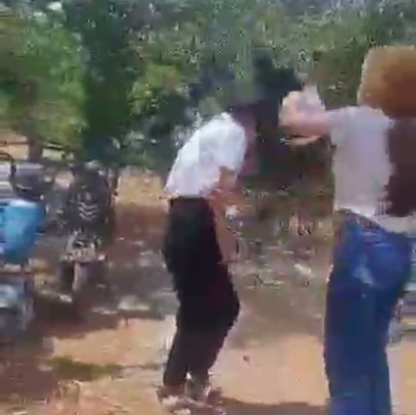 Nữ sinh lớp 7 bị nhóm bạn trong trường dùng mũ bảo hiểm tấn công