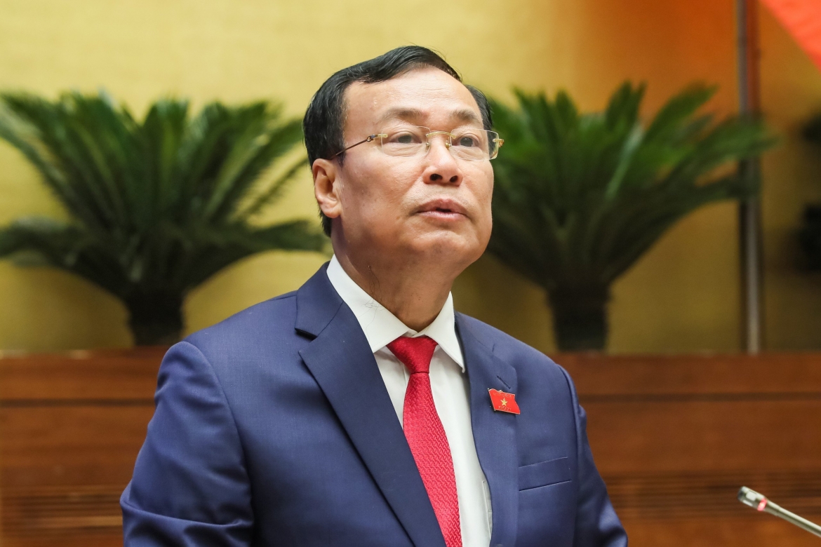 Chủ nhiệm Ủy ban Quốc phòng và An ninh của Quốc hội Lê Tấn Tới trình bày Báo cáo giải trình, tiếp thu, chỉnh lý dự thảo Luật Đường bộ.