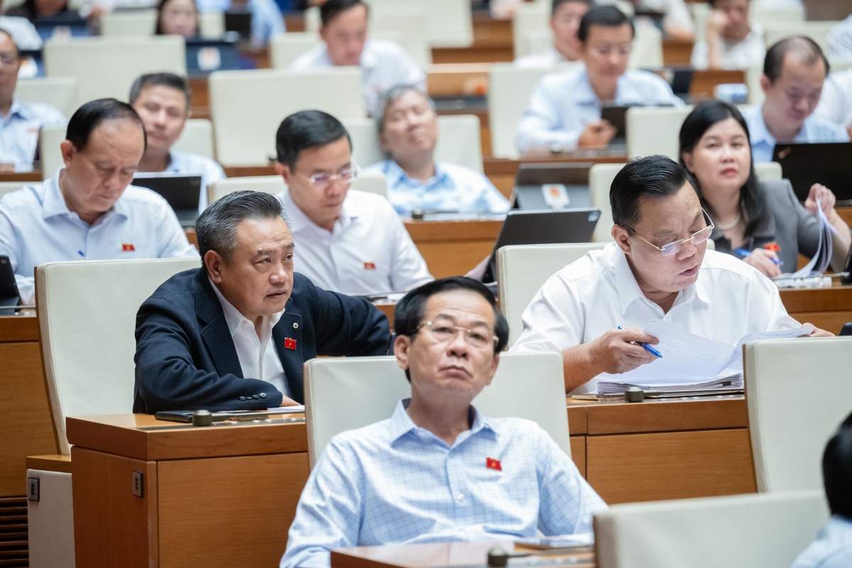 Chủ tịch UBND TP Hà Nội Trần Sỹ Thanh dự phiên thảo luận thảo luận về một số nội dung còn ý kiến khác nhau của dự thảo Luật Thủ đô (sửa đổi).