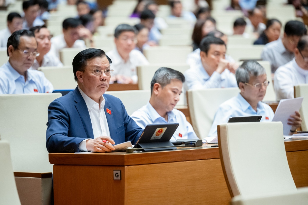 Bí thư Thành ủy Hà Nội Đinh Tiến Dũng dự phiên thảo luận thảo luận về một số nội dung còn ý kiến khác nhau của dự thảo Luật Thủ đô (sửa đổi).