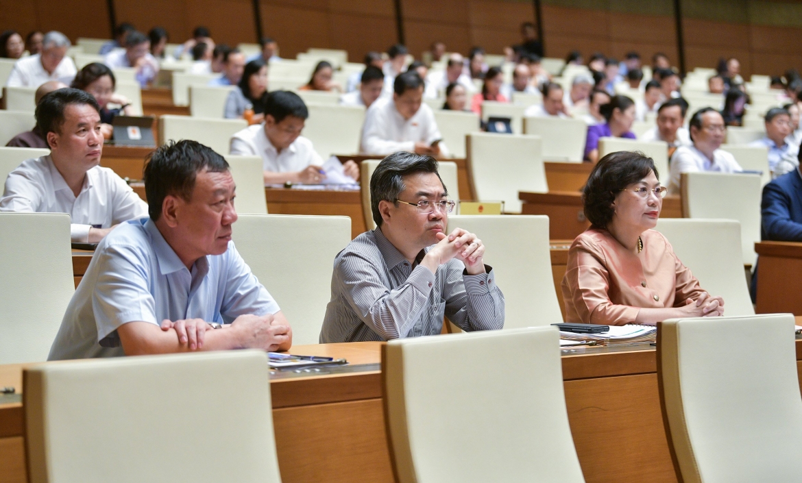Các đại biểu tham dự phiên họp.