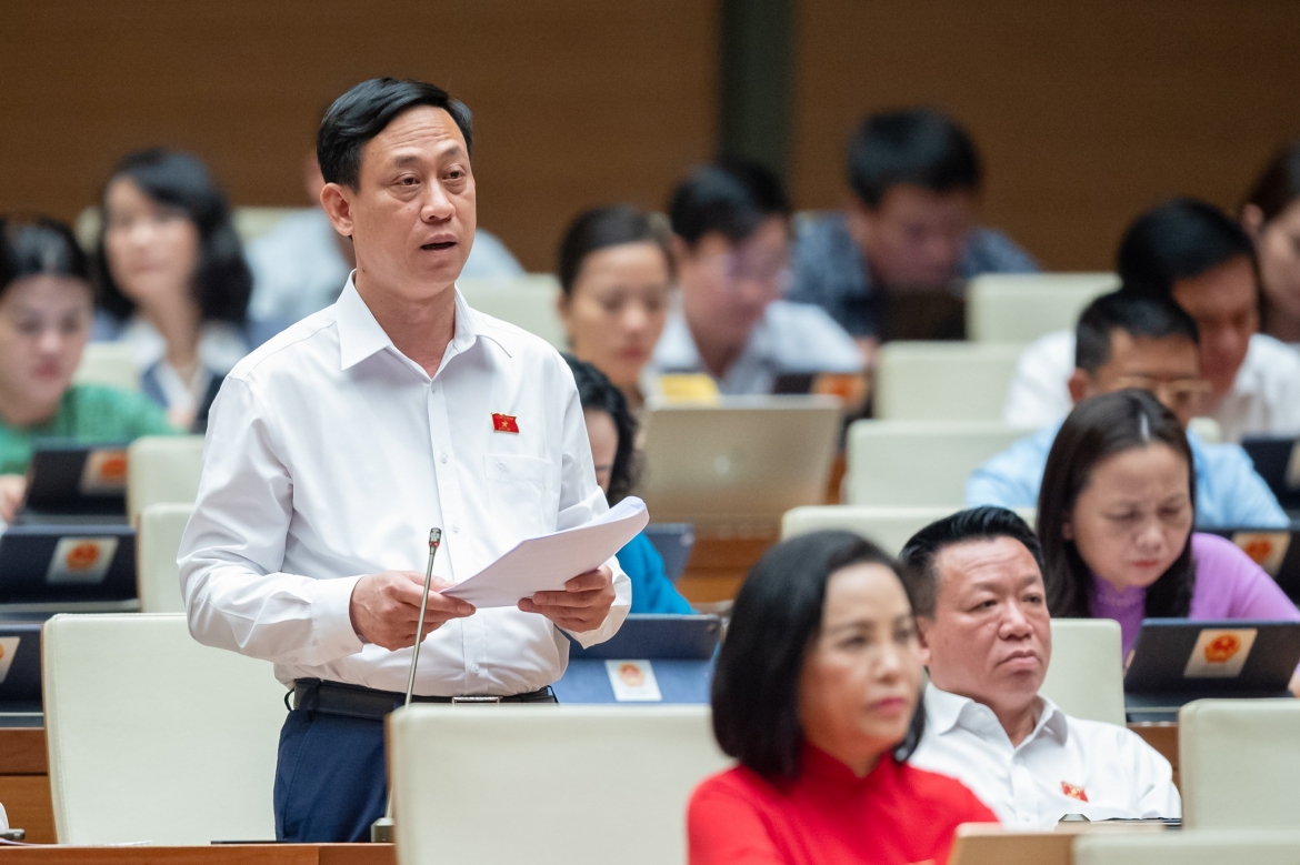 Đại biểu Mai Văn Hải - Đoàn ĐBQH tỉnh Thanh Hóa cho rằng, quy định về điểm và điểm trừ của giấy phép lái xe đáp ứng được yêu cầu thực tiễn ứng dụng, chuyển đổi số.