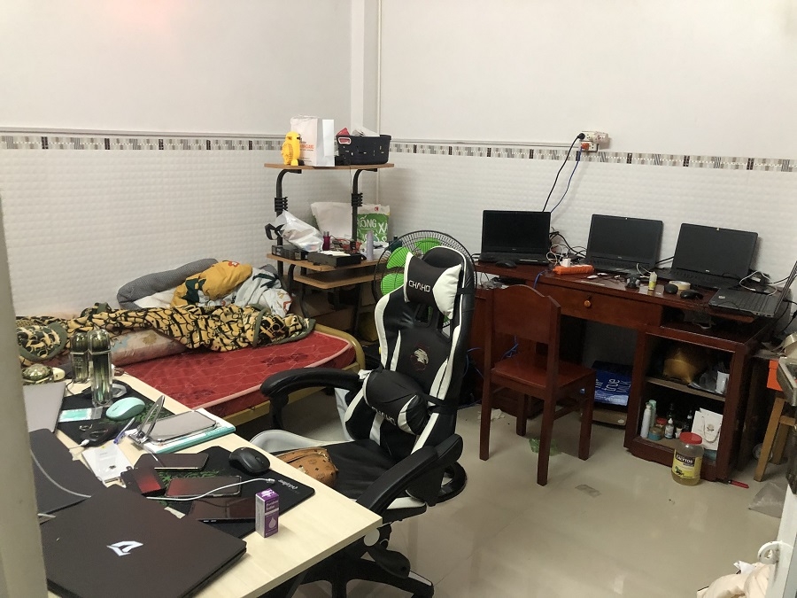 Tang vật thu giữ trong vụ đánh bạc qua mạng (ảnh Công an Đồng Tháp)