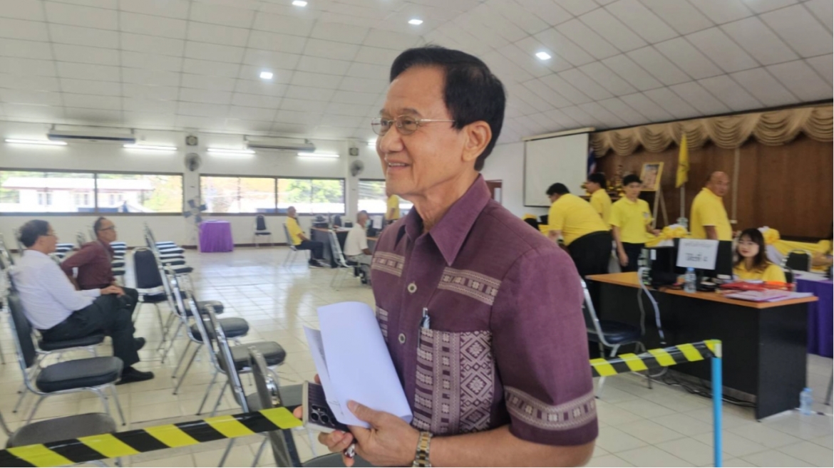 Cựu Thủ tướng Thái Lan Somchai Wongsawat nộp đơn đăng ký tranh cử ghế thượng nghị sỹ. Nguồn: Thairath