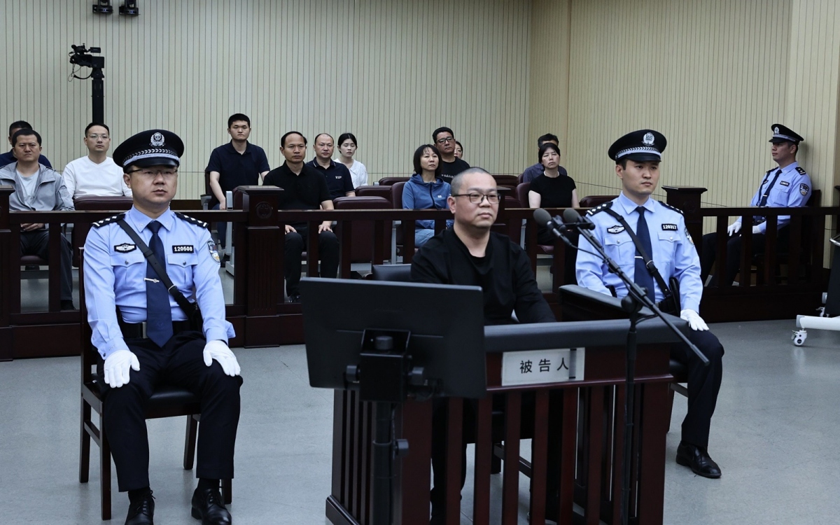 Một phiên tòa xét xử quan tham Trung Quốc. Ảnh: CCTV.
