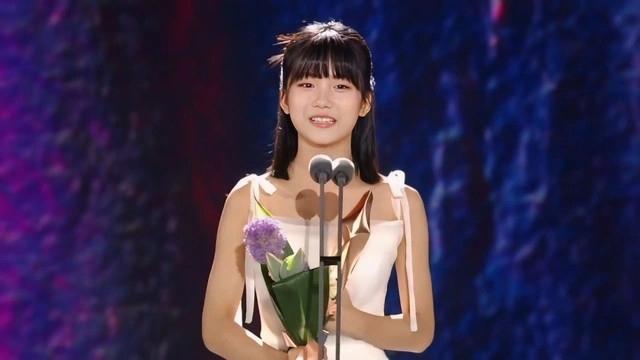 Chủ nhân giải thưởng nhỏ tuổi nhất Baeksang năm nay - Ảnh: K-BIZ