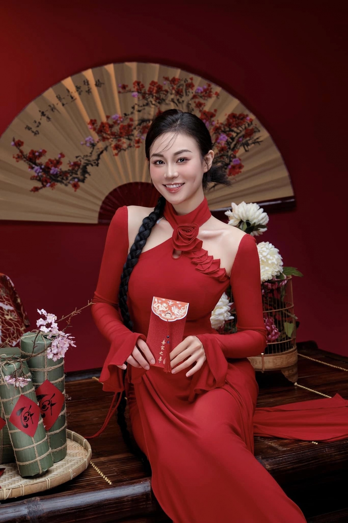 Với sắc vóc nhỏ nhắn cùng gương mặt xinh đẹp, Quỳnh Châu thường xuyên chia sẻ những bộ hình đẹp trên trang cá nhân, nhận được nhiều lời khen ngợi.