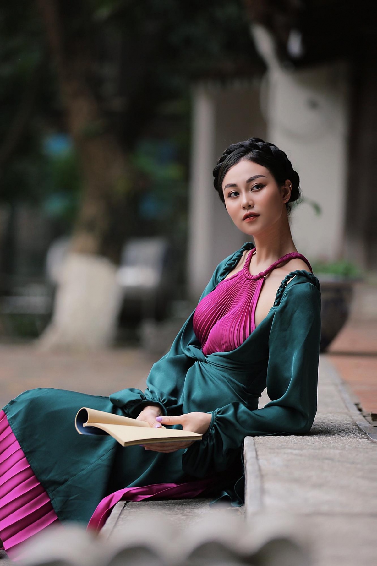 Quỳnh Châu cũng hay theo đuổi phong cách nhẹ nhàng, ngọt ngào pha chút quyến rũ