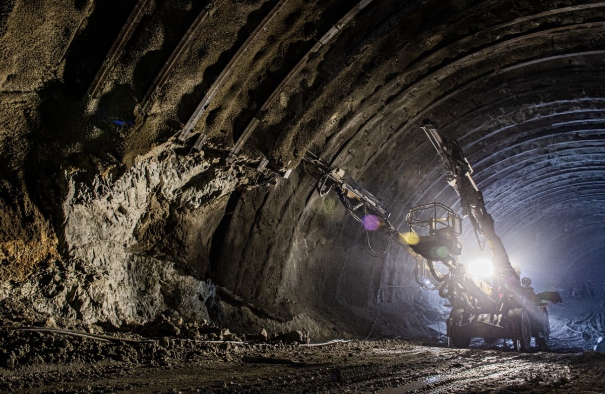 Là doanh nghiệp “nói không với vay mượn nhân lực”, việc đào tạo quy hoạch nhân sự ở Tập đoàn Đèo Cả được thực hiện thông theo quy trình “Thử việc - Học việc - Điều hành công việc – Tư duy công việc”.