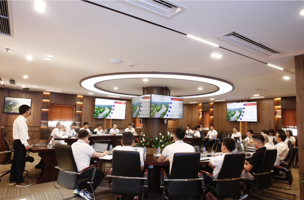 Buổi họp giao ban trực tuyến tại Tập đoàn Đèo Cả.