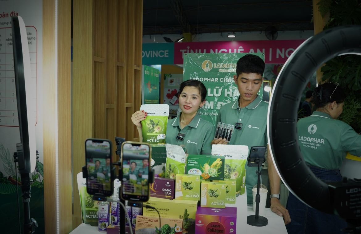 Chủ tịch Nguyễn Lê Minh kiến nghị các doanh nghiệp cần đẩy mạnh bán hàng livestream và trên các nền tảng công nghệ nhằm đẩy mạnh thương hiệu (Ảnh: CTV)