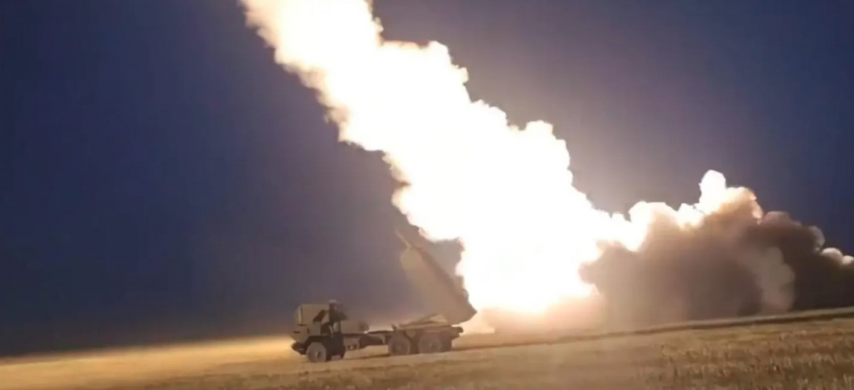 Ukraine triển khai hệ thống pháo phản lực HIMARS. Ảnh: Forbes