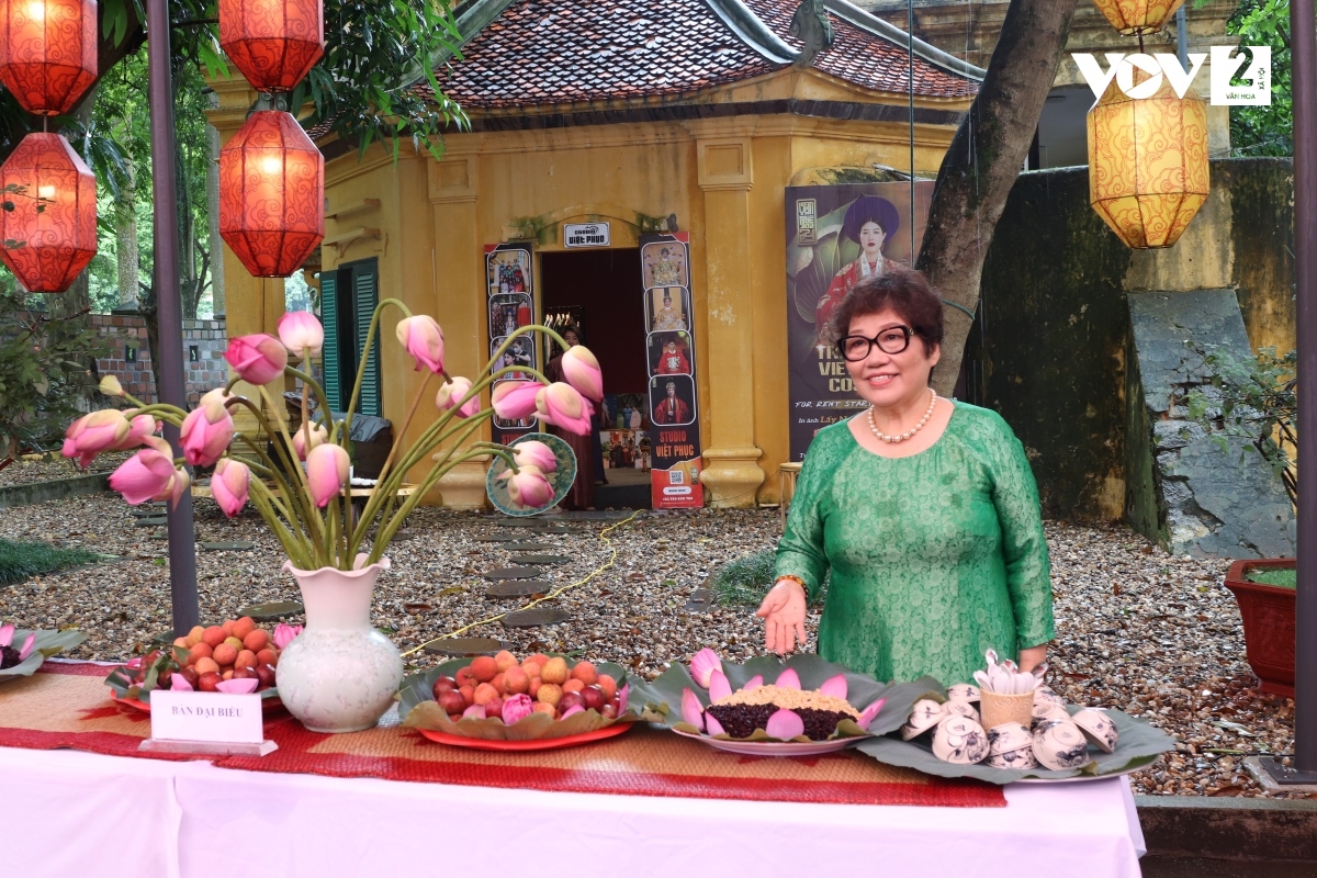 Nghệ nhân Ánh Tuyết: “Đã là truyền thống, nếp cẩm, bánh gio, bánh nếp là những thức quan trọng trong Tết Đoan Ngọ để dâng cúng Tổ tiên. Chúng ta là người Việt, nhất là người trẻ thì cần phải gìn giữ và phát huy các nét đẹp truyền thống của ông cha ta để lại.”