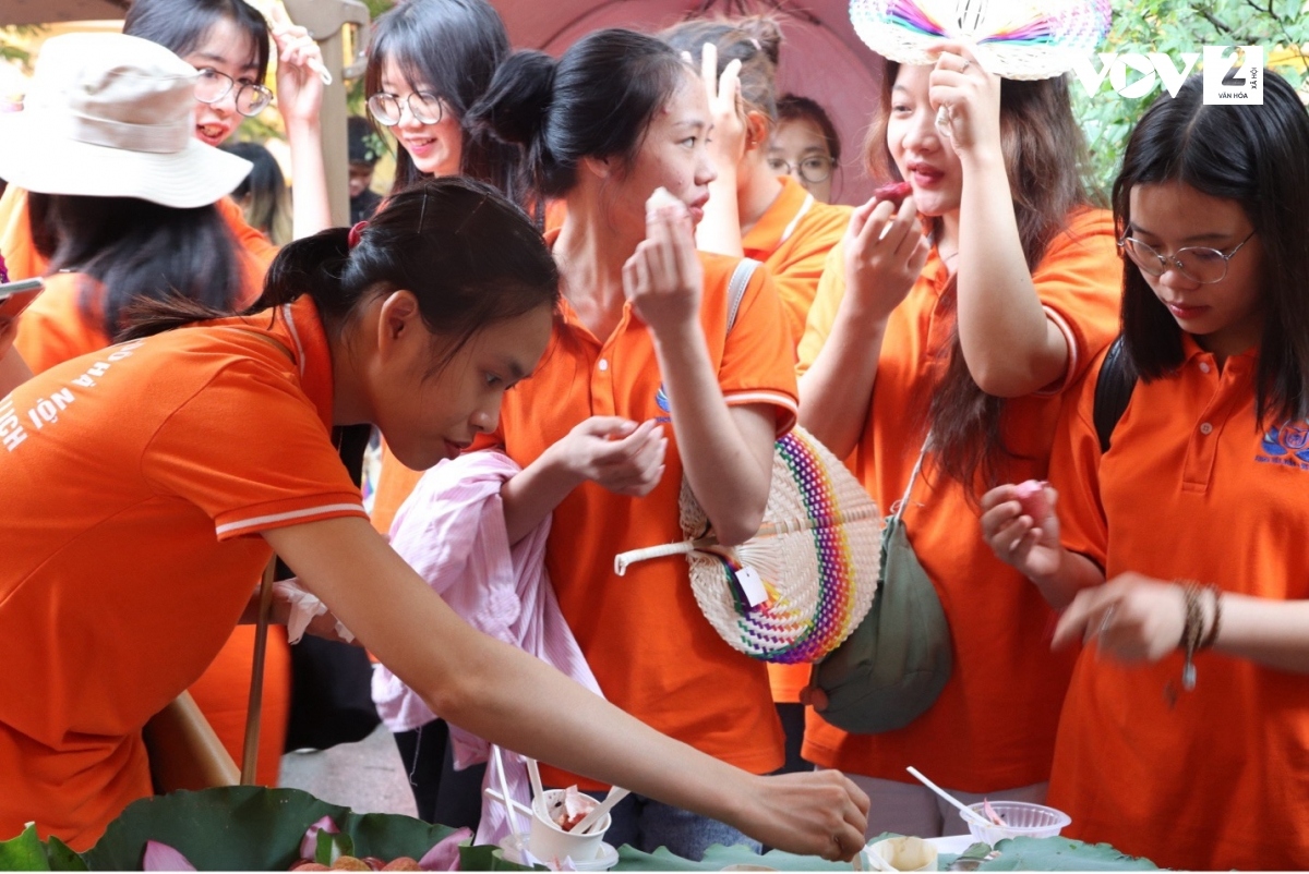 Trong nhịp sống hiện đại, Tết Đoan Ngọ với ý nghĩa "giết sâu bọ” vẫn sẽ là phong tục đẹp cần được thế hệ trẻ lưu giữ. Đây là hướng đi đúng, rất cần được tiếp tục gìn giữ, phát huy.