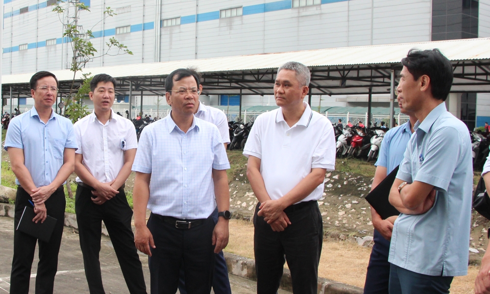 Phó Chủ tịch UBND tỉnh Bắc Giang Phan Thế Tuấn cùng đoàn công tác kiểm tra dự án NƠXH xã Nội Hoàng, huyện Yên Dũng