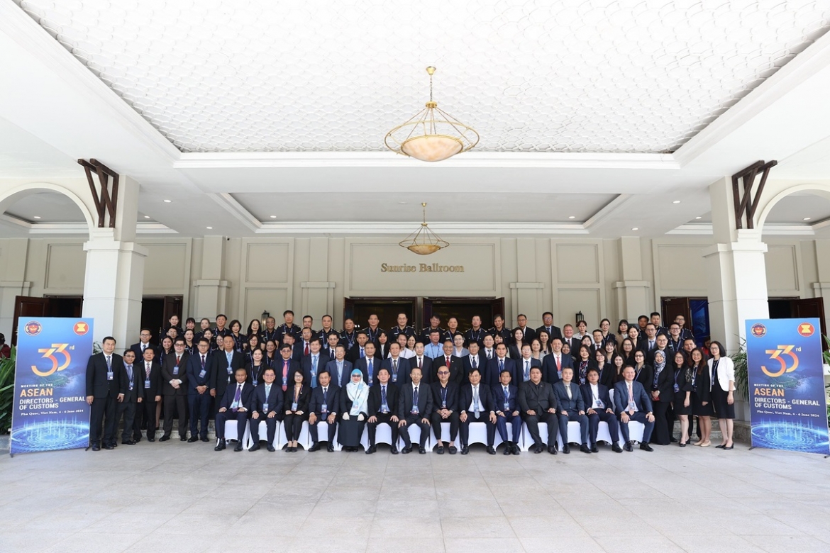 Hội nghị Tổng cục trưởng Hải quan các nước ASEAN lần thứ 33 quyết định phương hướng hợp tác hải quan trong thời gian tới, đặc biệt là thông qua Kế hoạch Chiến lược Phát triển Hải quan (SPCD) giai đoạn 2026-2030.