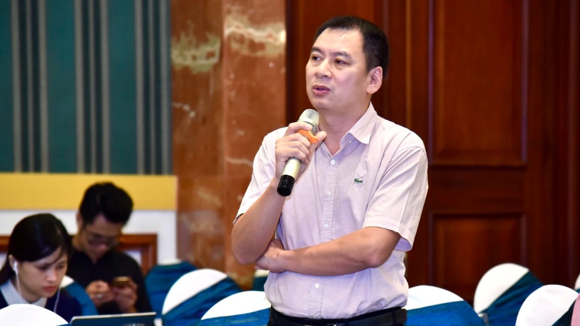 Nhà báo TS. Đồng Mạnh Hùng - Đài Tiếng nói Việt Nam (VOV) phát biểu tại Hội thảo