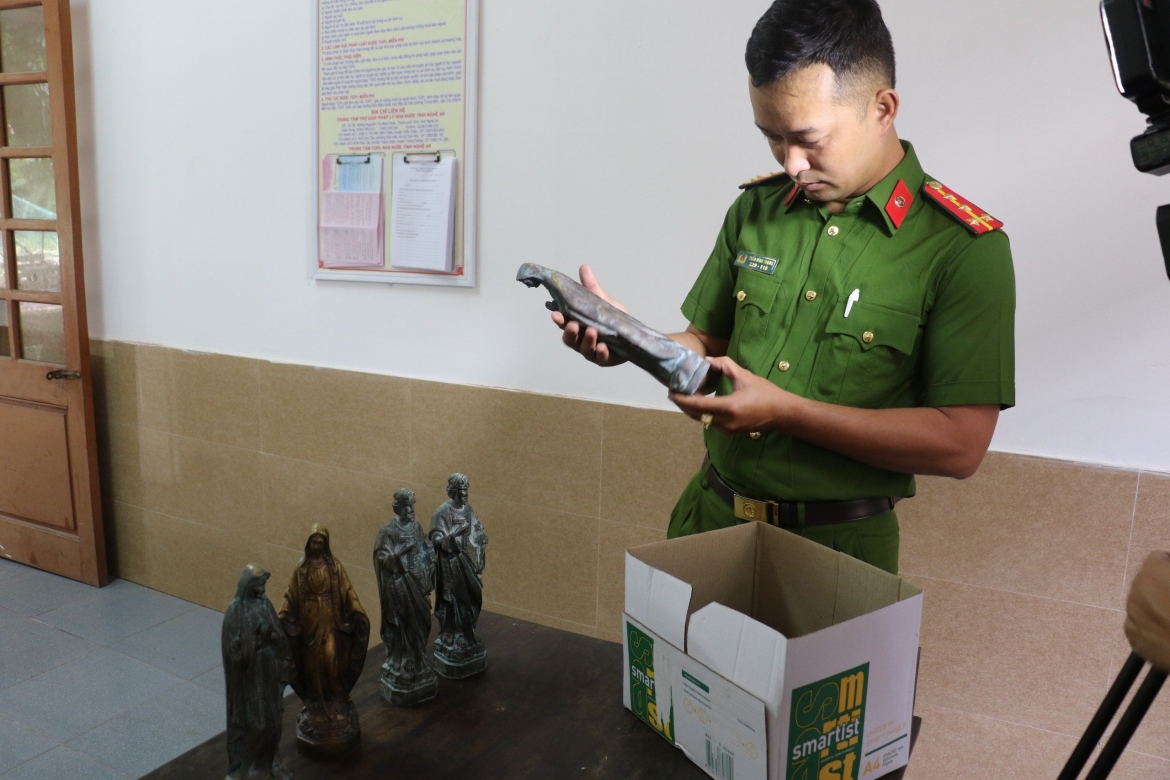 Cơ quan Công an thu giữ tang vật.