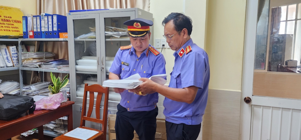 Khám xét nơi làm việc của bị can Trần Quốc Anh