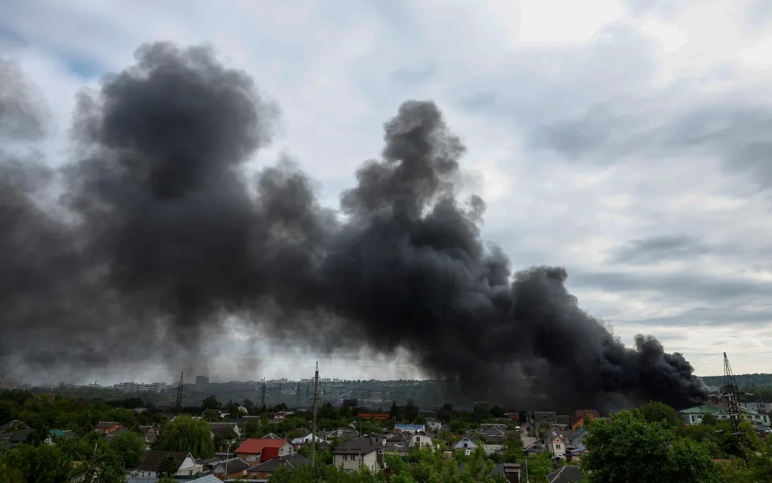 Khói lửa trên mặt trận Kharkov. Ảnh: Reuters.