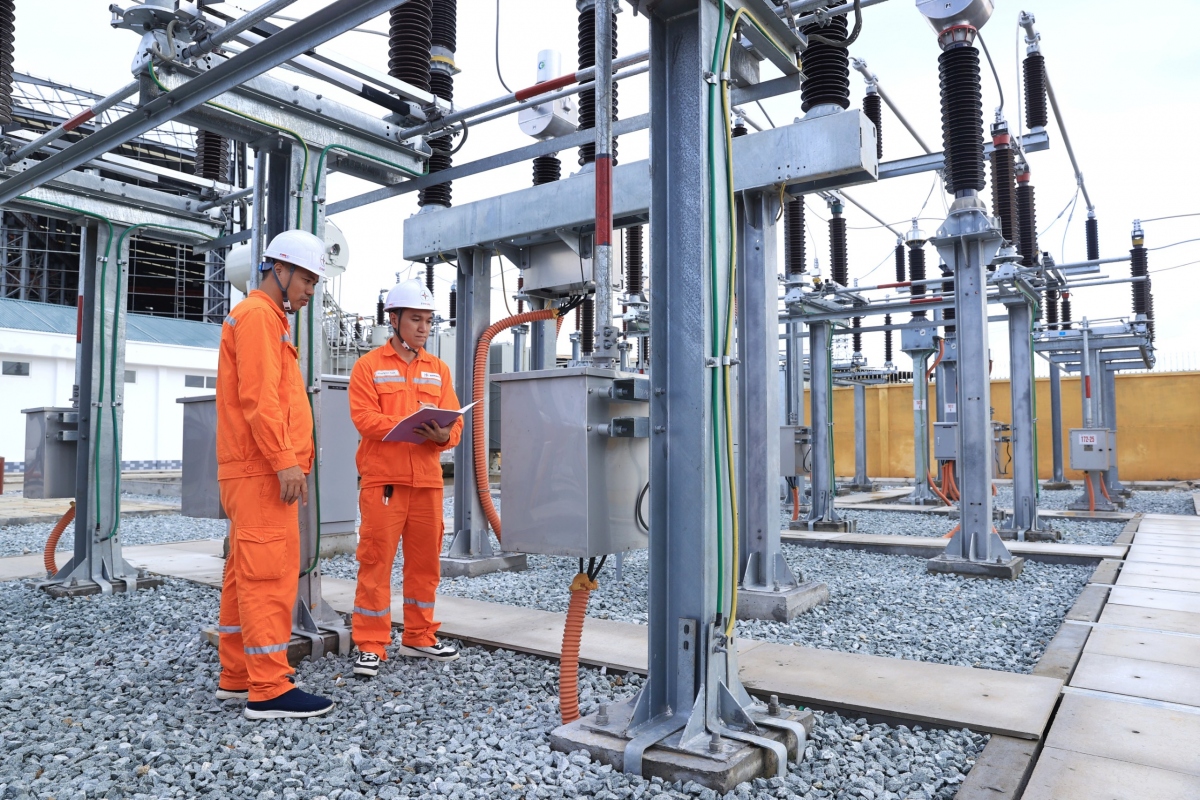 Kiểm tra thông số vận hành tại TBA