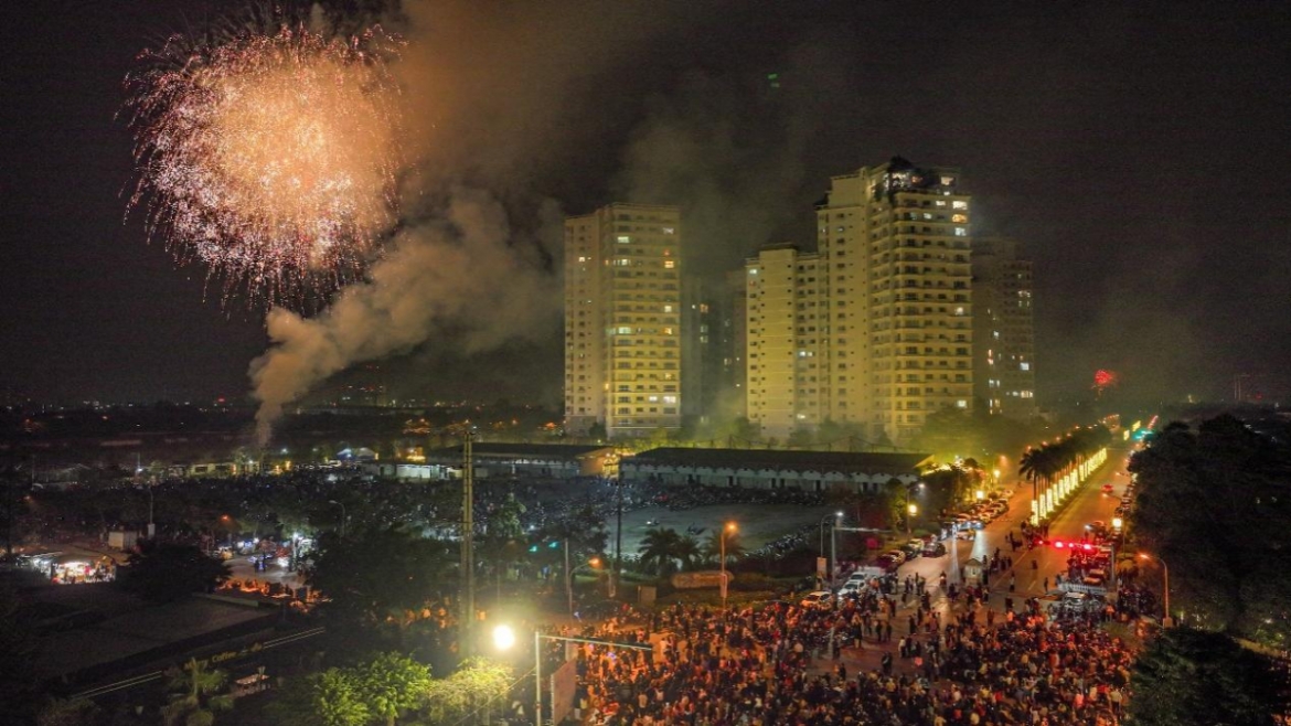 Mailand Hanoi City là một trong những điểm bắn pháo hoa của Thủ đô, kéo dài 15 phút. Trước đó, ban tổ chức chuẩn bị trận địa hàng trăm giàn tầm thấp để phục vụ người dân Hoài Đức và khu vực lân cận.