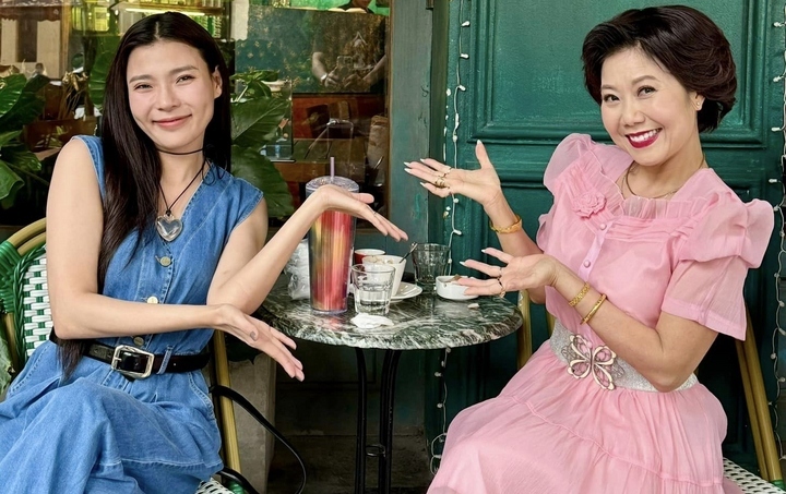 Nghệ sĩ Hương Tươi và Thúy Diễm